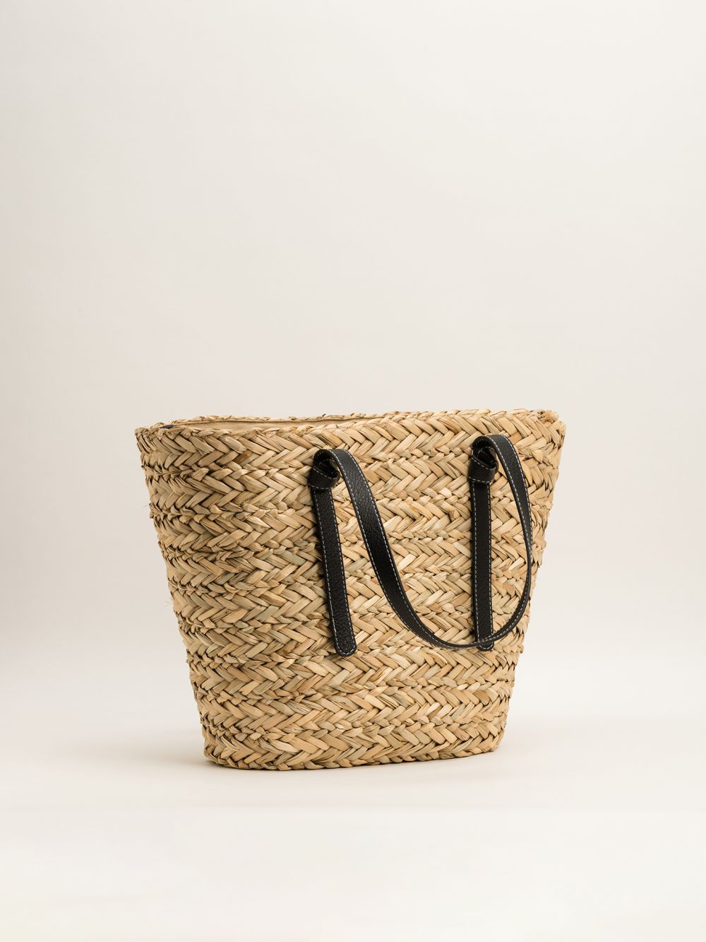 תיק קש קלוע