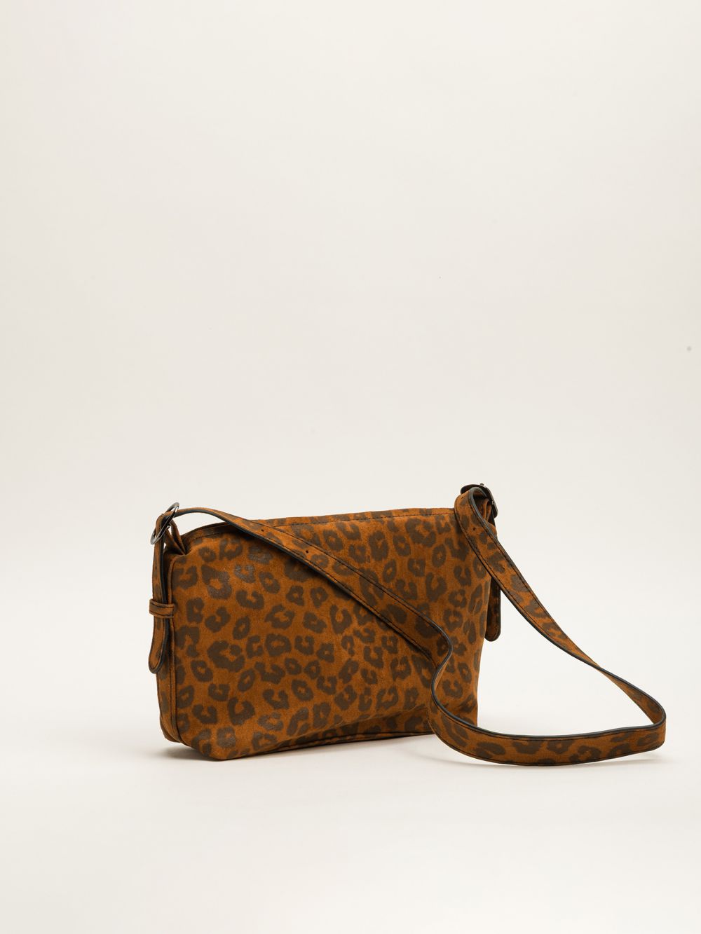 תיק צד עם אבזם