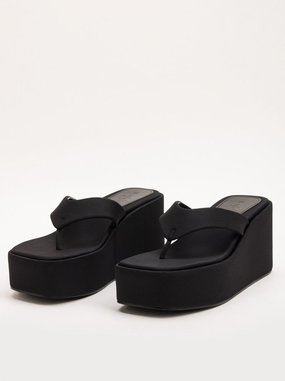 סנדלי פלטפורמה