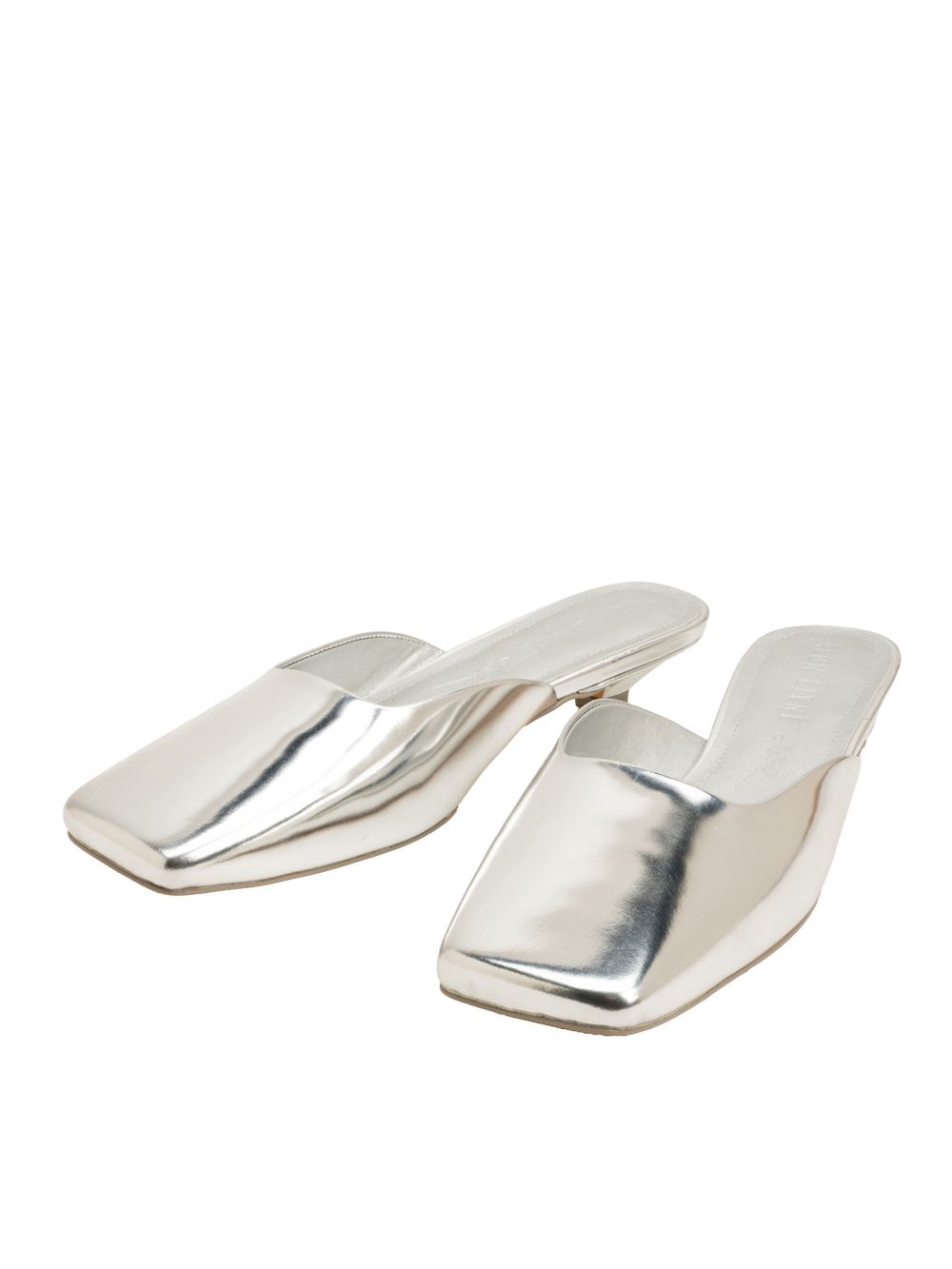 כפכפי עקב- ALON LIVNE