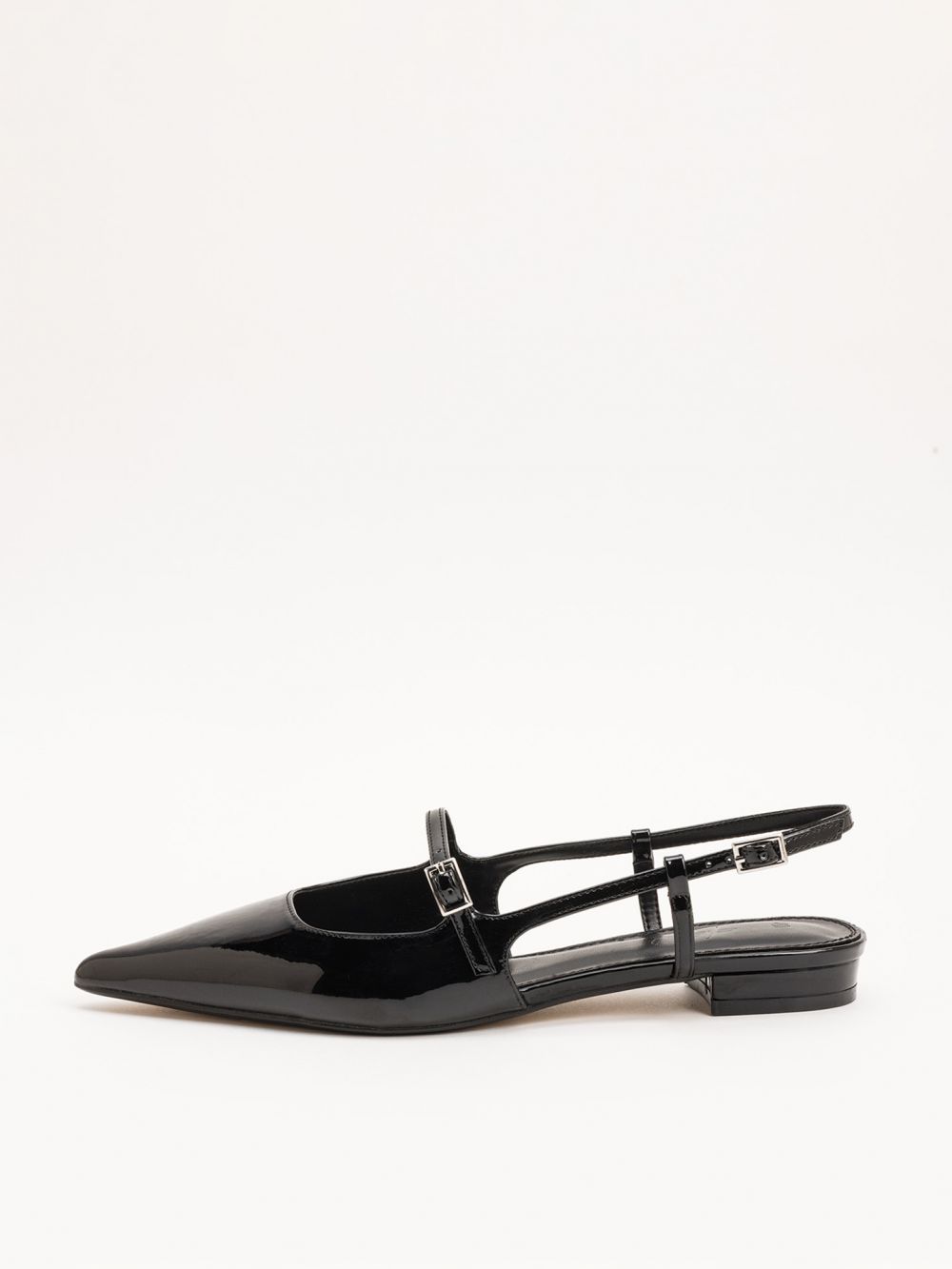 נעל סירה עם חרטום מחודד