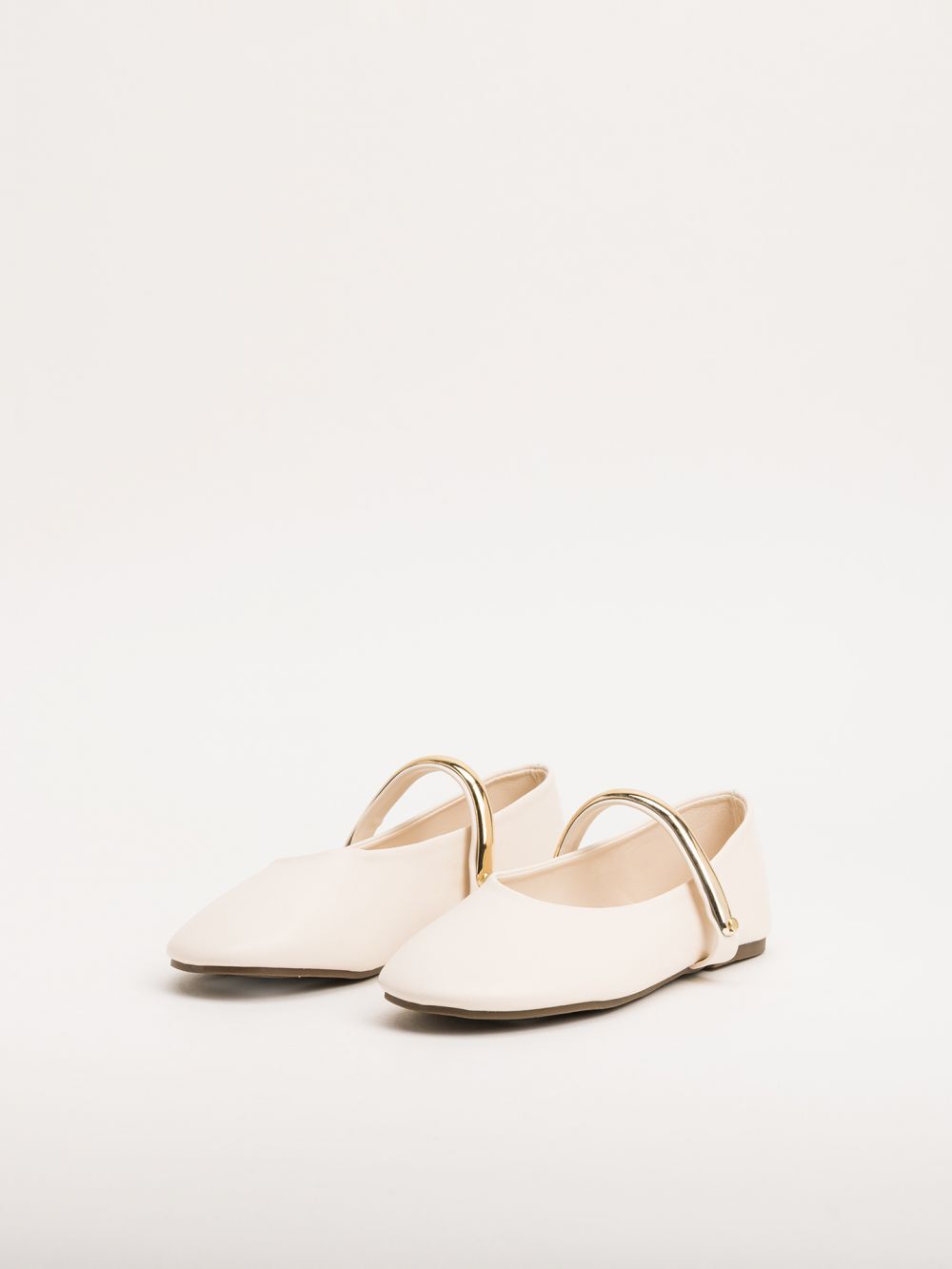 נעלי בלרינה עם דיטייל מטאלי