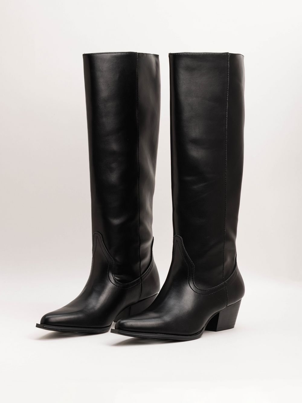 מגפי עקב גבוהים