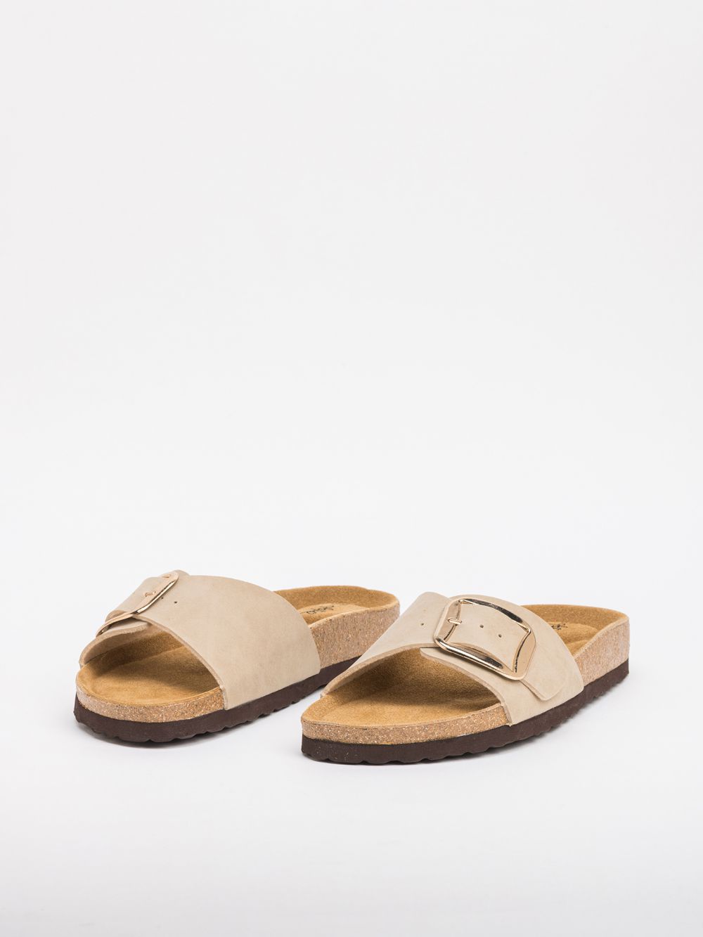 סנדל עם רצועה רחבה