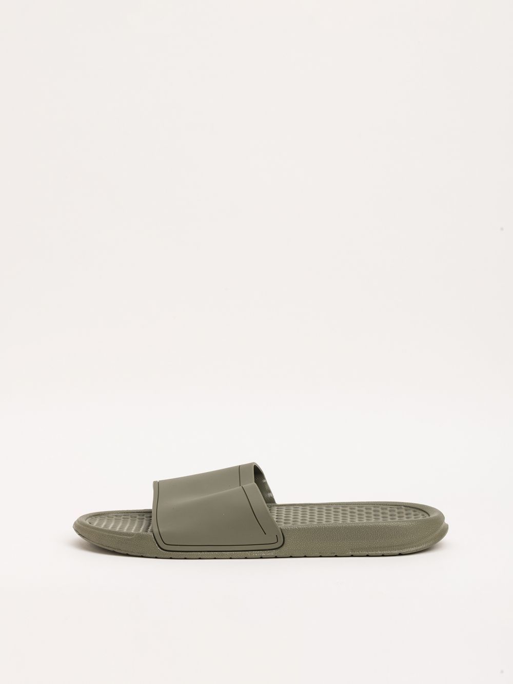 כפכפים בגימור אלסטי