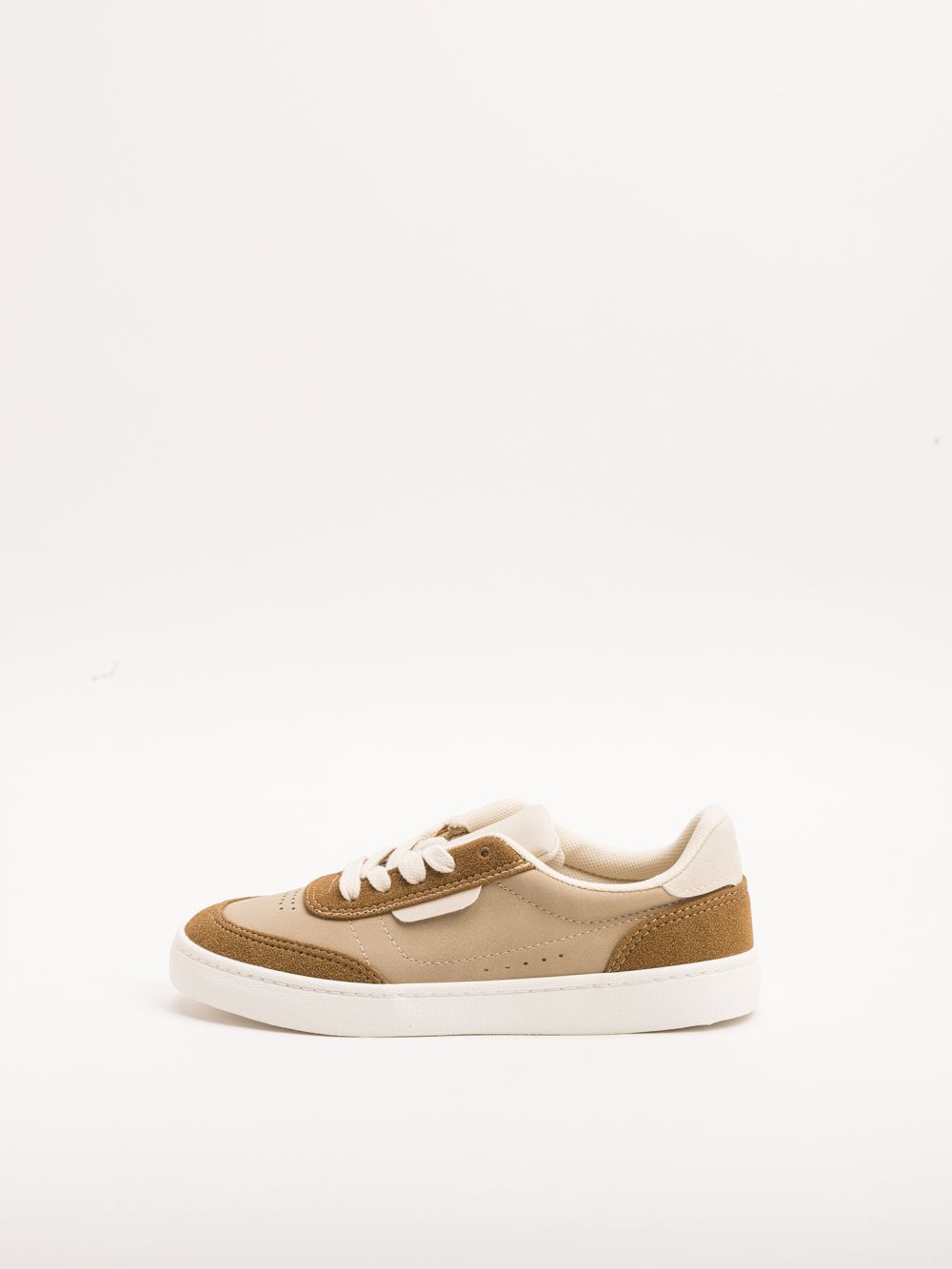 סניקרס משולבות