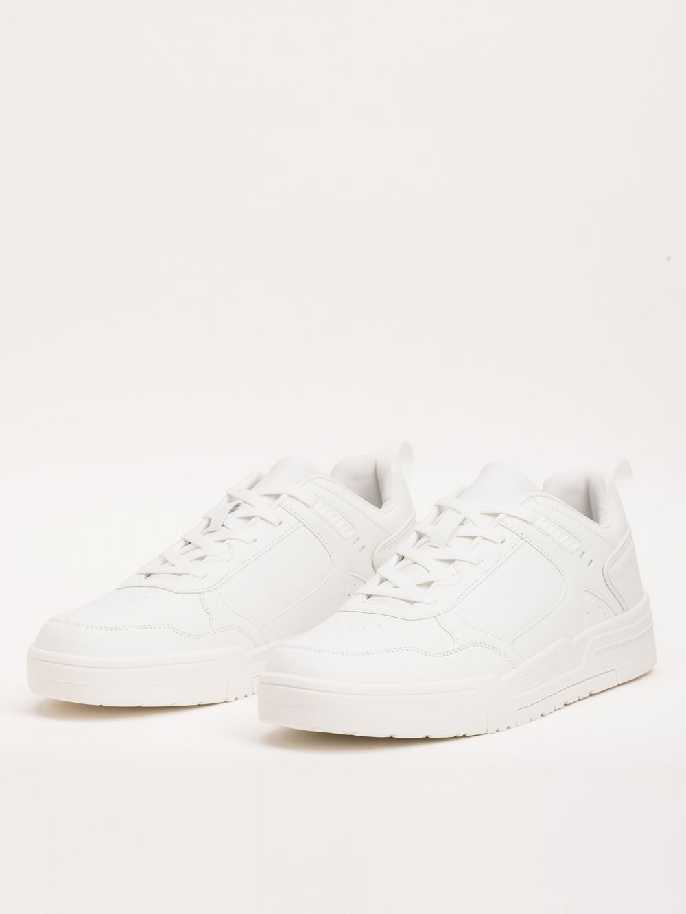 סניקרס ספורטיבי