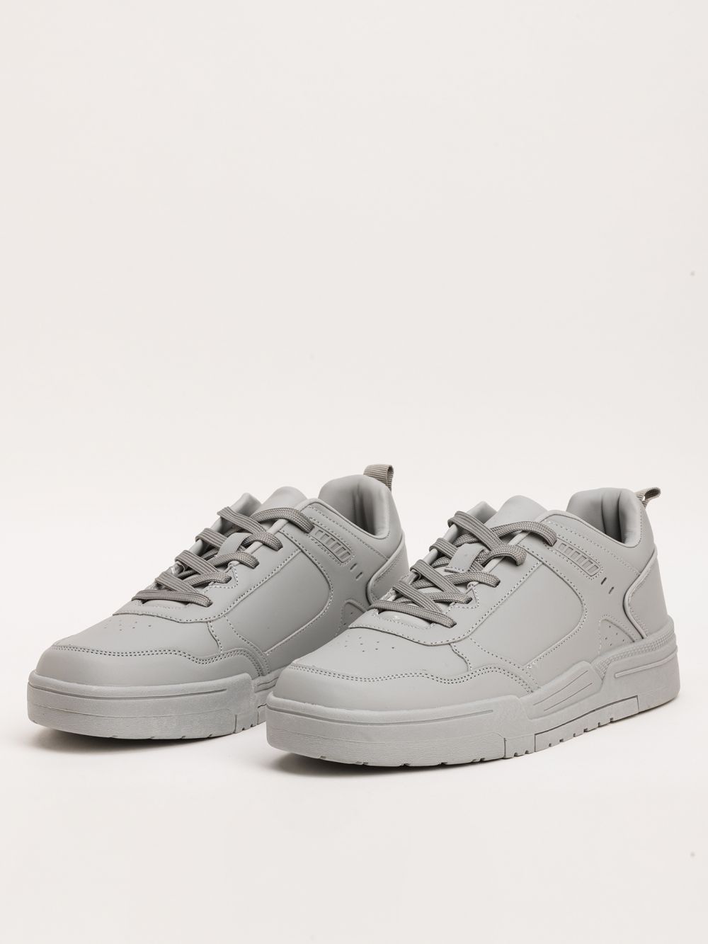 סניקרס ספורטיבי