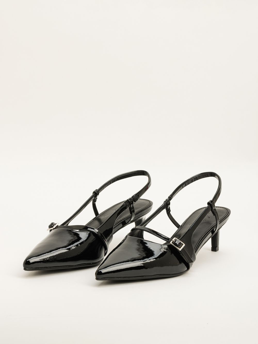 נעלי עקב חצי