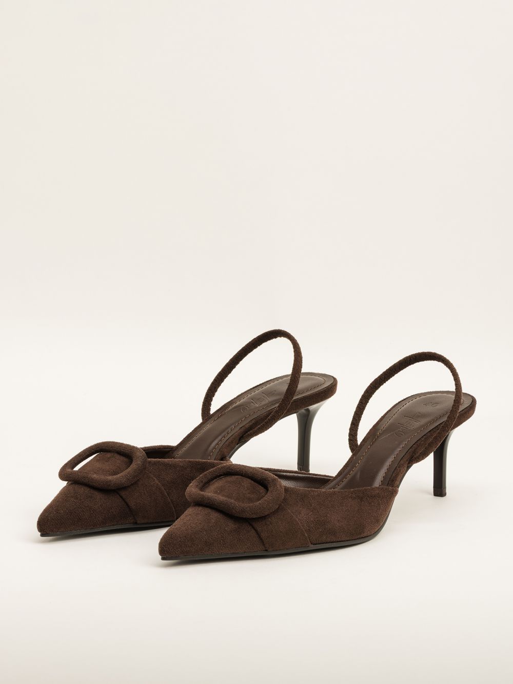 נעלי עקב דמוי זמש