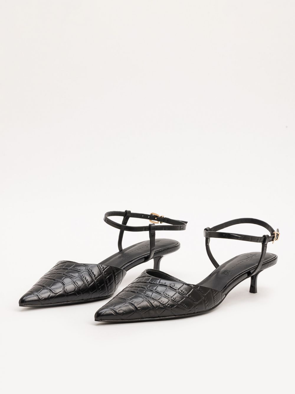 סנדלי עקב עם רצועה