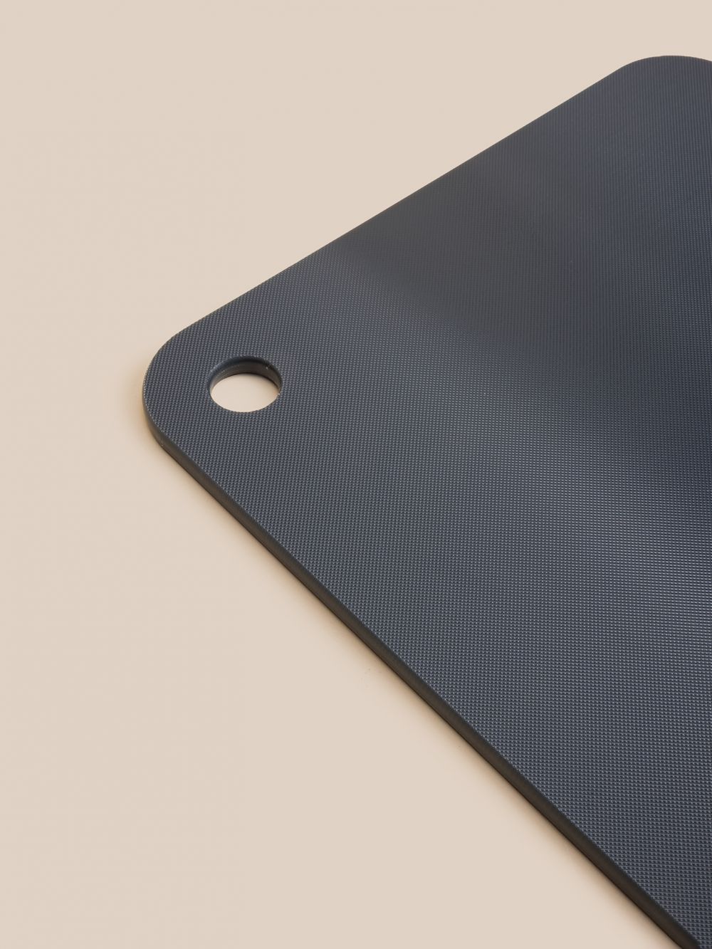 משטח לחיתוך מפלסטיק 38X25X0.8CM