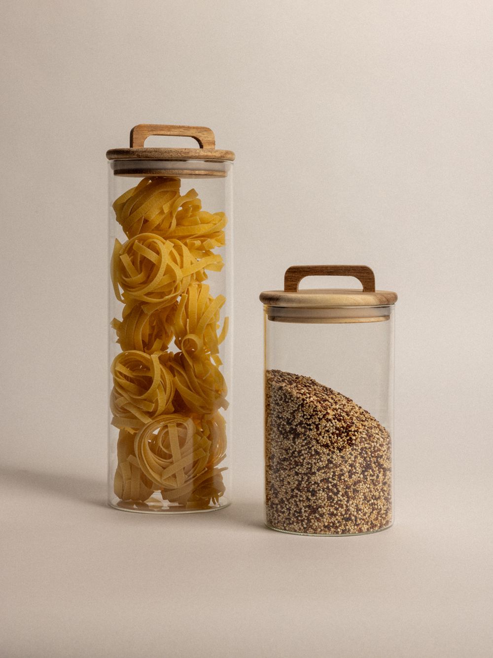 צנצנת זכוכית עם מכסה וידית עץ השיטה 1700 מ”ל