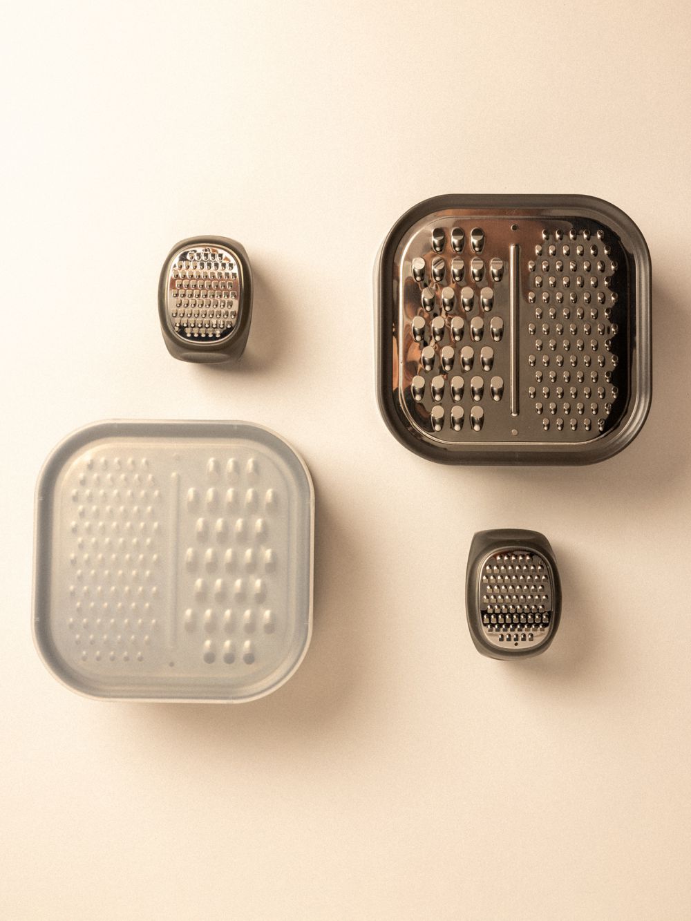 מגרדת עם קופסאת אחסון