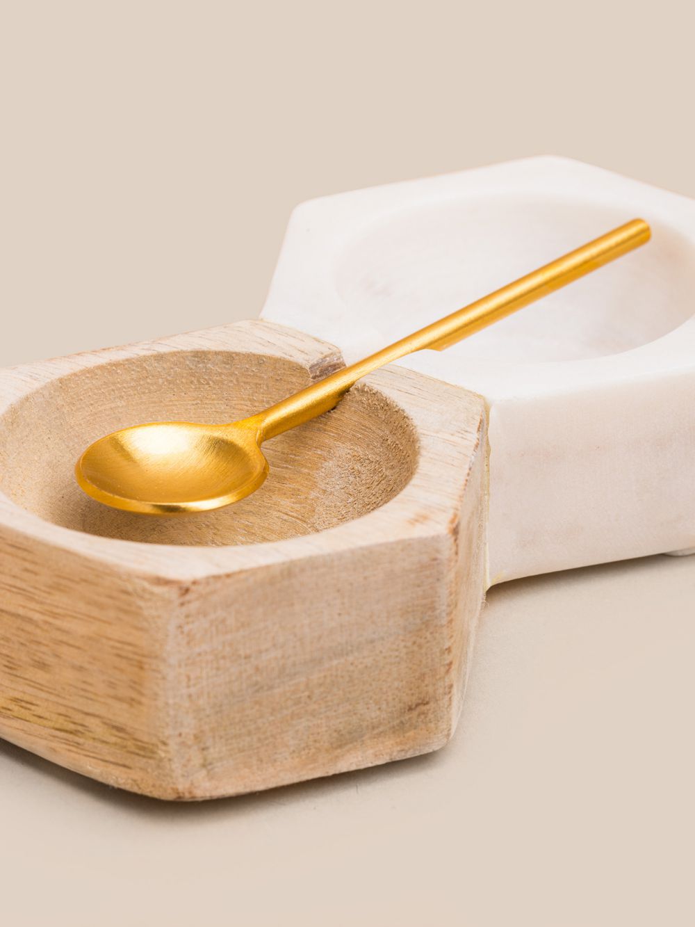 מלח פלפל שיש ועץ