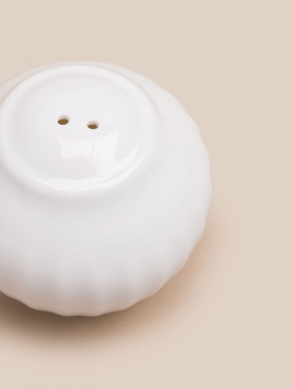 כלי פורצלן למלח פלורה