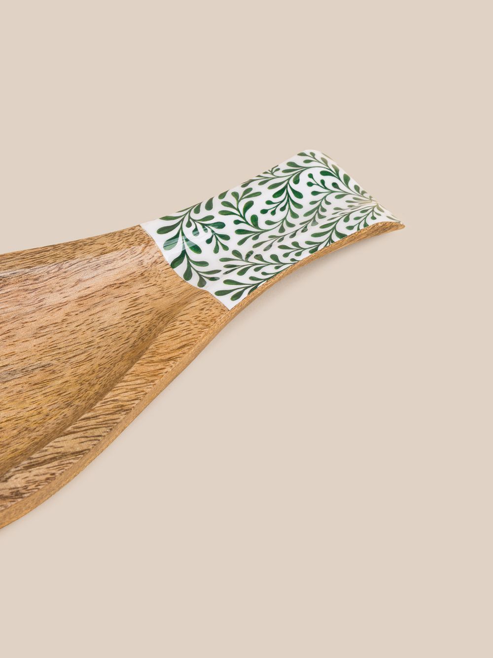 כף הנחה מעץ עלים ירוקים 30X7.5X2 ס”מ