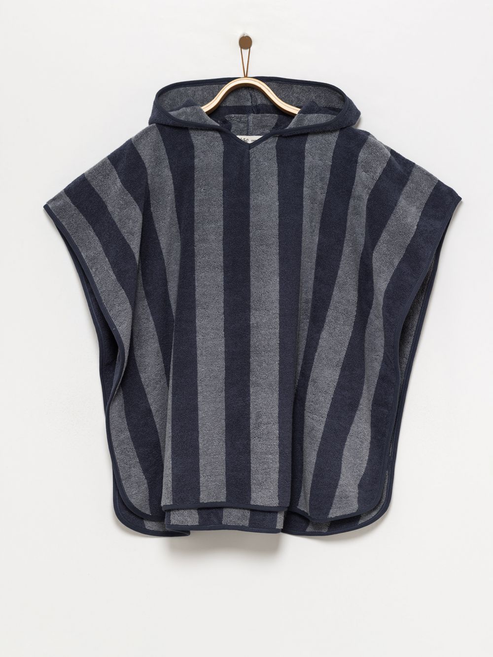 פונצ׳ו מגבת