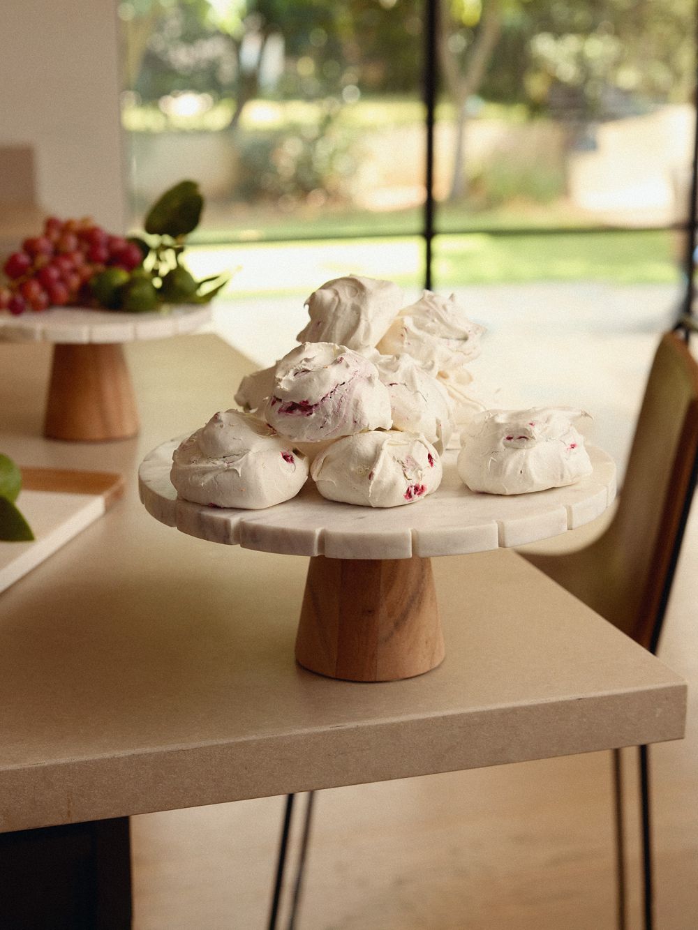 מגש לעוגה על רגל משיש 25CM