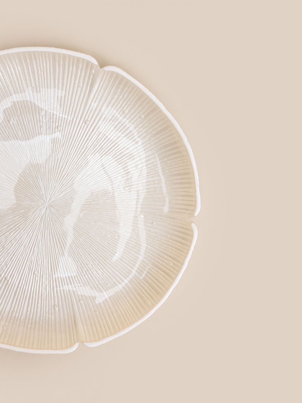 צלחת הגשה זכוכית לוטוס 32.6CM