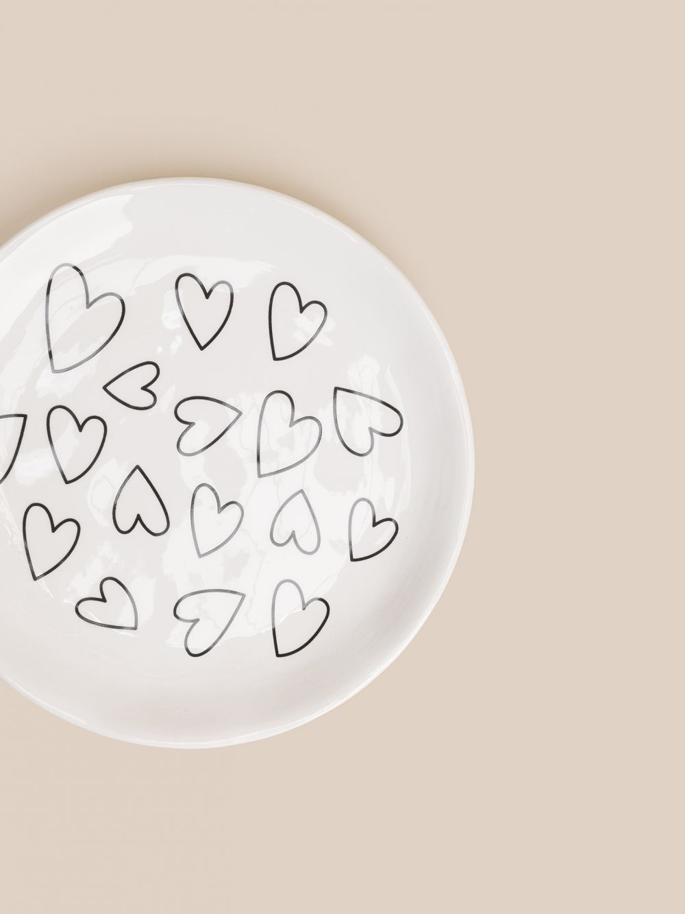 צלחת קינוח לבבות 16.7cm