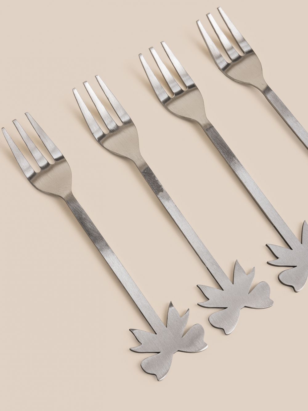 סט 4 מזגלות לעוגה פפיונים