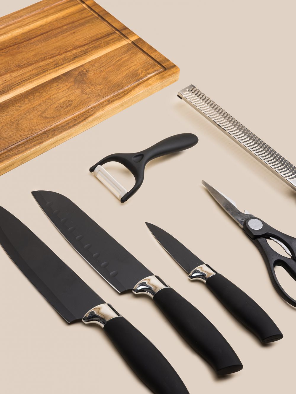 מארז קרש סכינים ואבזרי מטבח