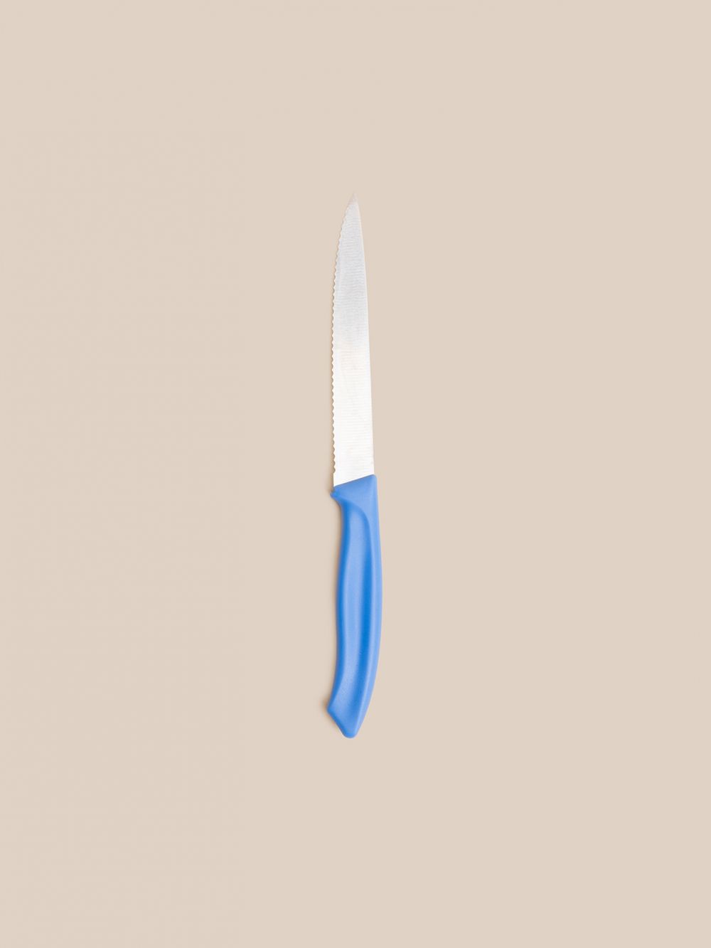 סכין משוננת שפיץ