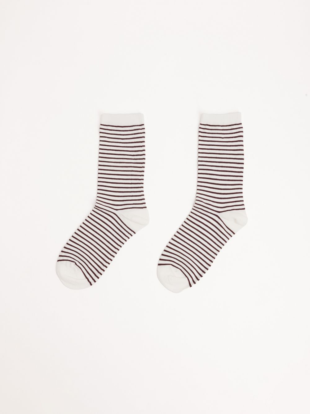 גרבי פסים וחלקים משולבים