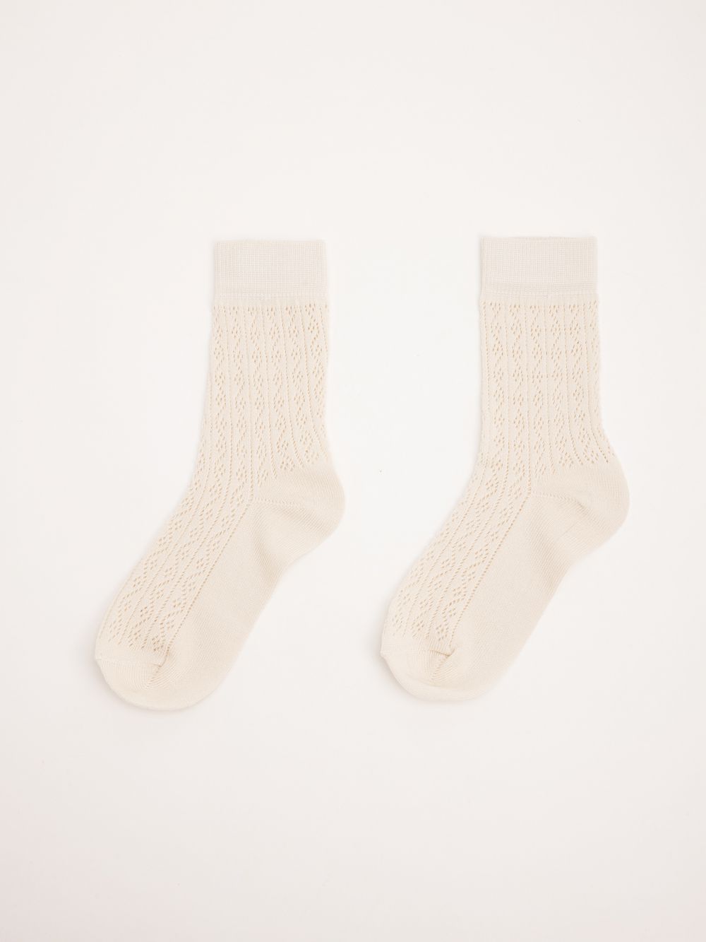 גרבי תחרה סרוגה