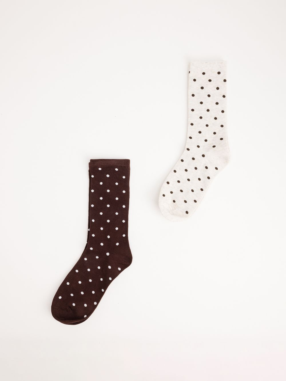 גרבי נשים מנוקדות