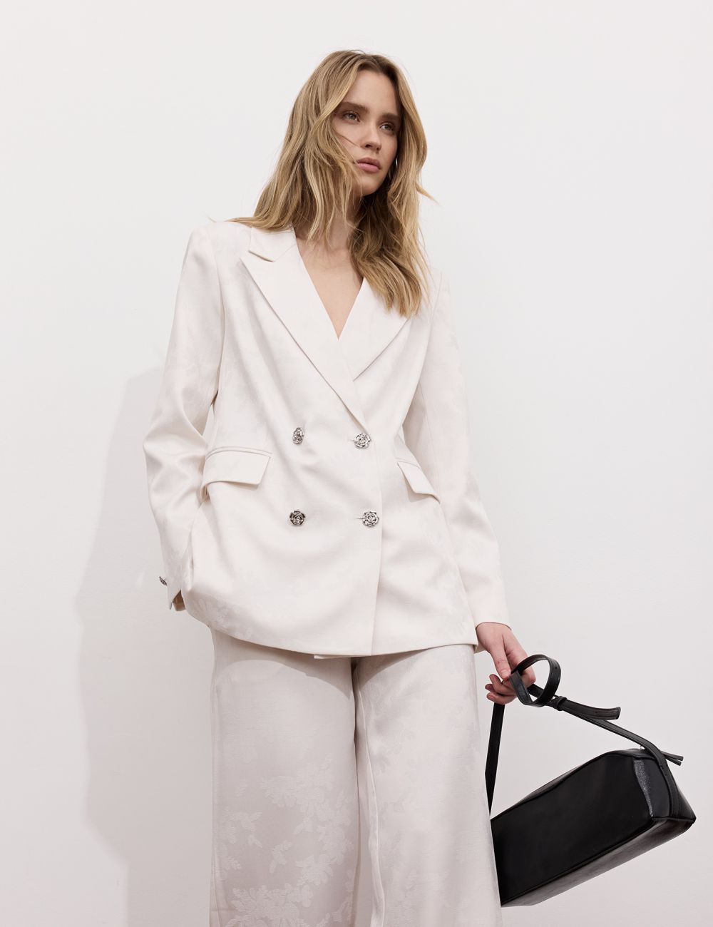 בלייזר אוברסייז ג’אקרד