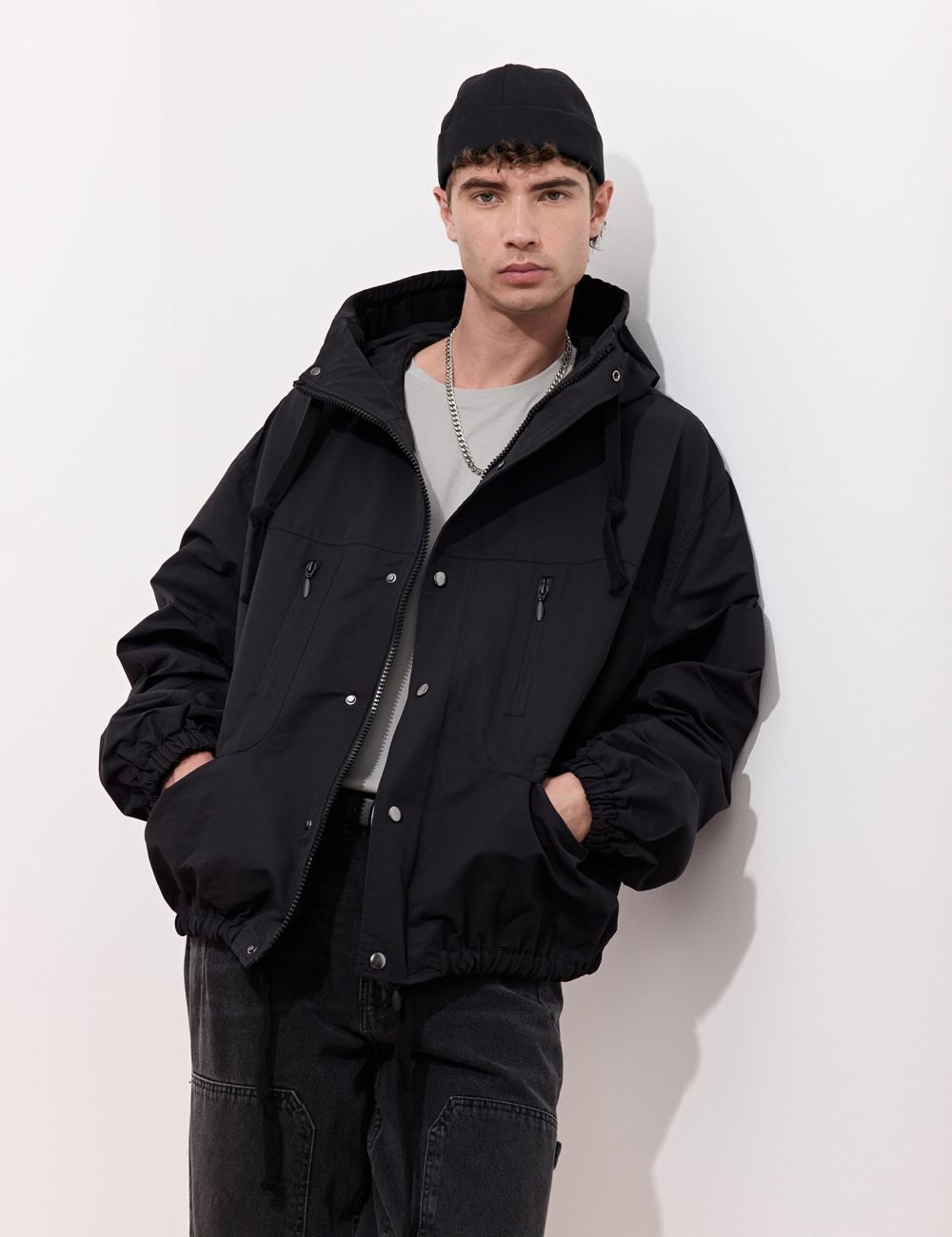 מעיל בומבר עם כיסים וקפוצ׳ון