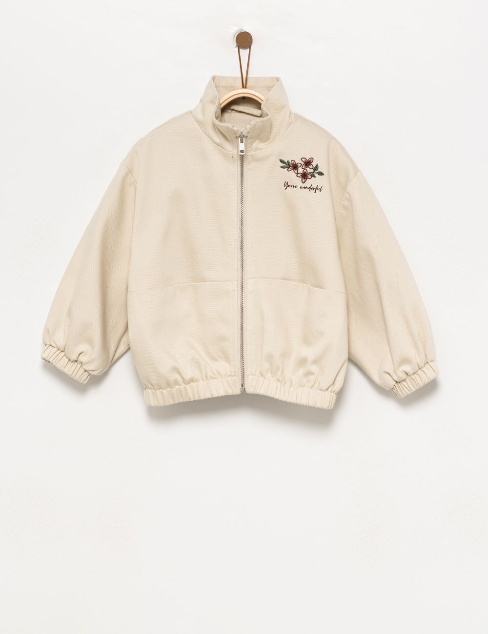 ג׳קט עם רקמה