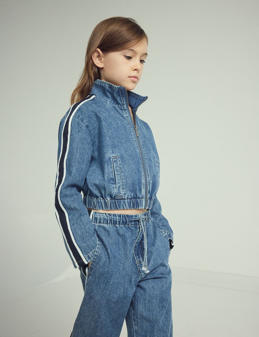 ג׳קט ג׳ינס עם פס ארוג