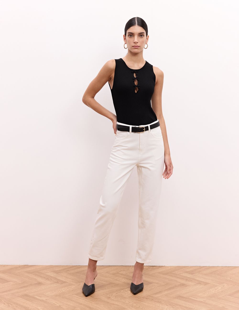 ג׳ינס MOM קלאסי עם חגורה