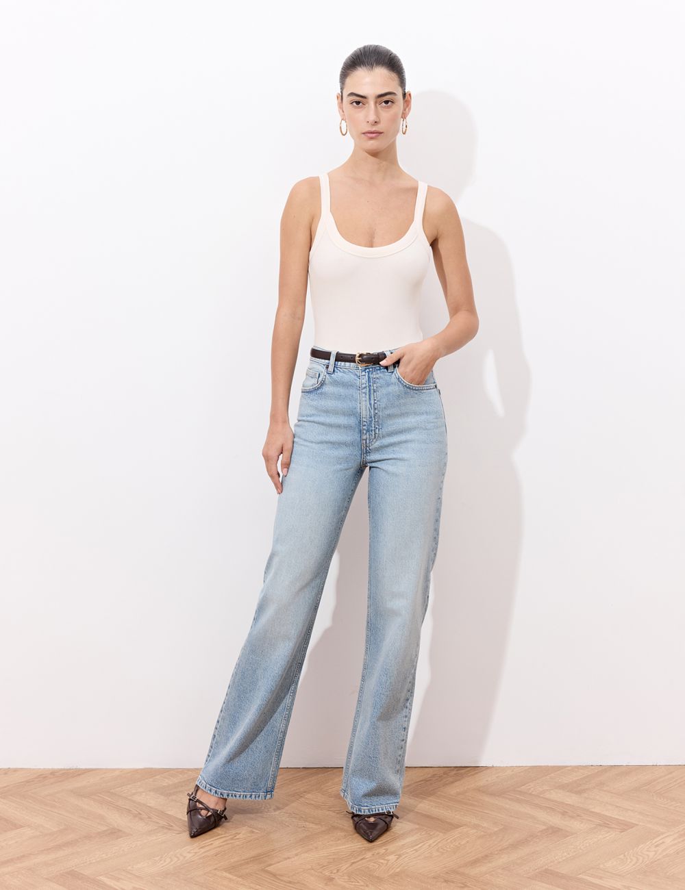 ג׳ינס BOOTCUT בגזרה גבוהה