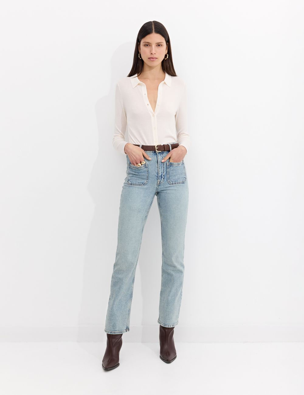 ג׳ינס בגזרת BOOTCUT עם כיסי פאטץ׳ קדמיים