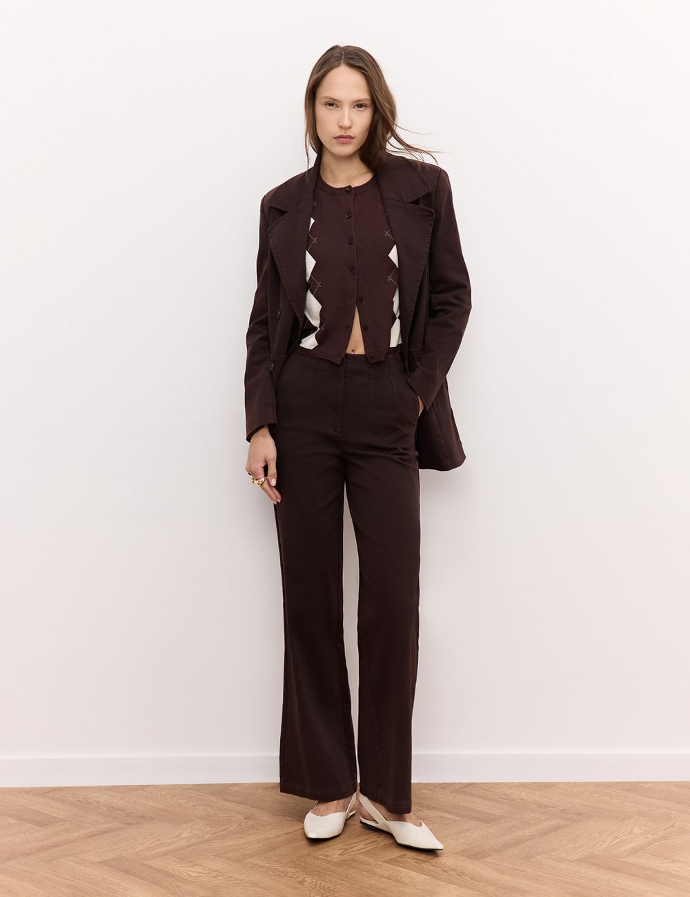 ג׳ינס עם מתפרים במותניים