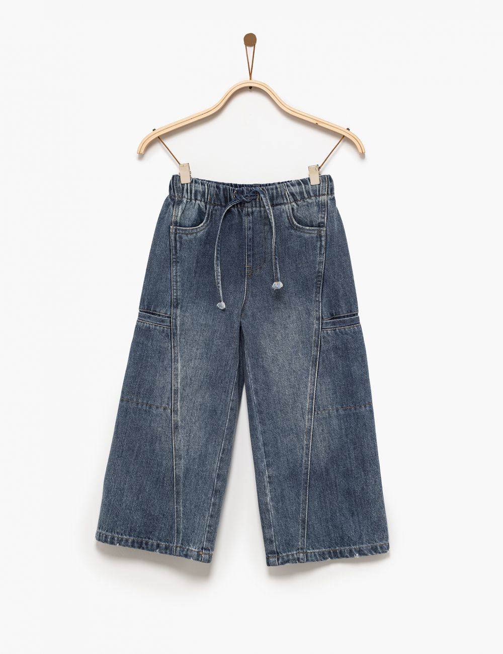 ג’ינס רחב עם שרוך