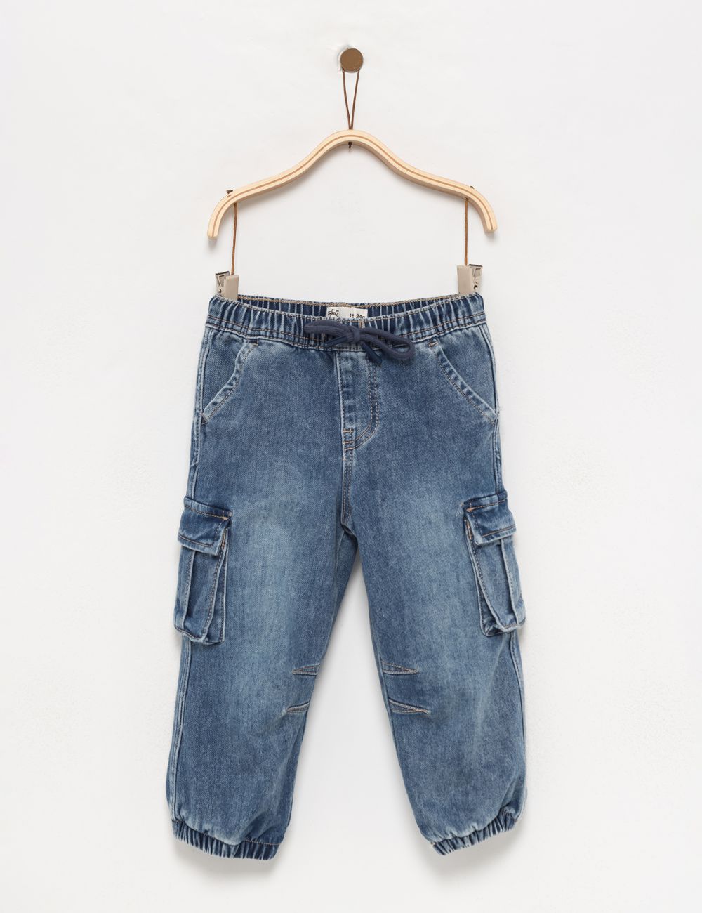 ג’ינס JOGGER עם כיסי CARGO