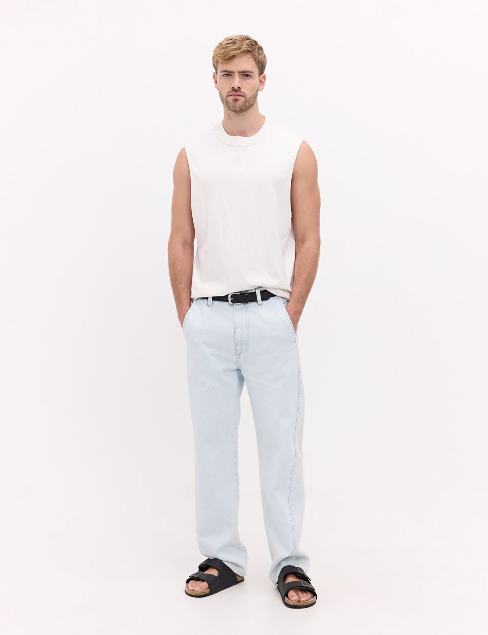 ג’ינס עם תפר אלכסוני