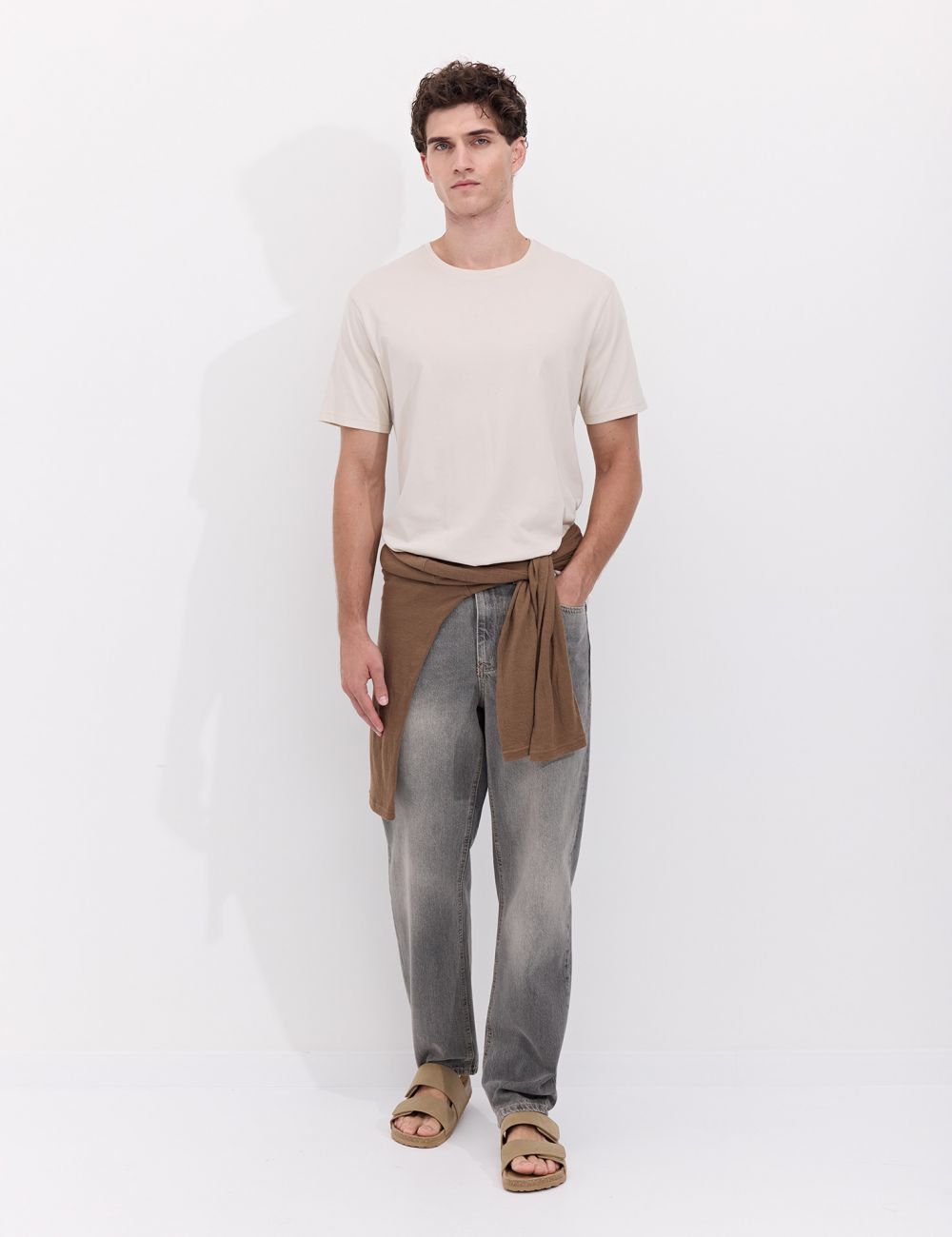 מכנסי ג׳ינס רחבים