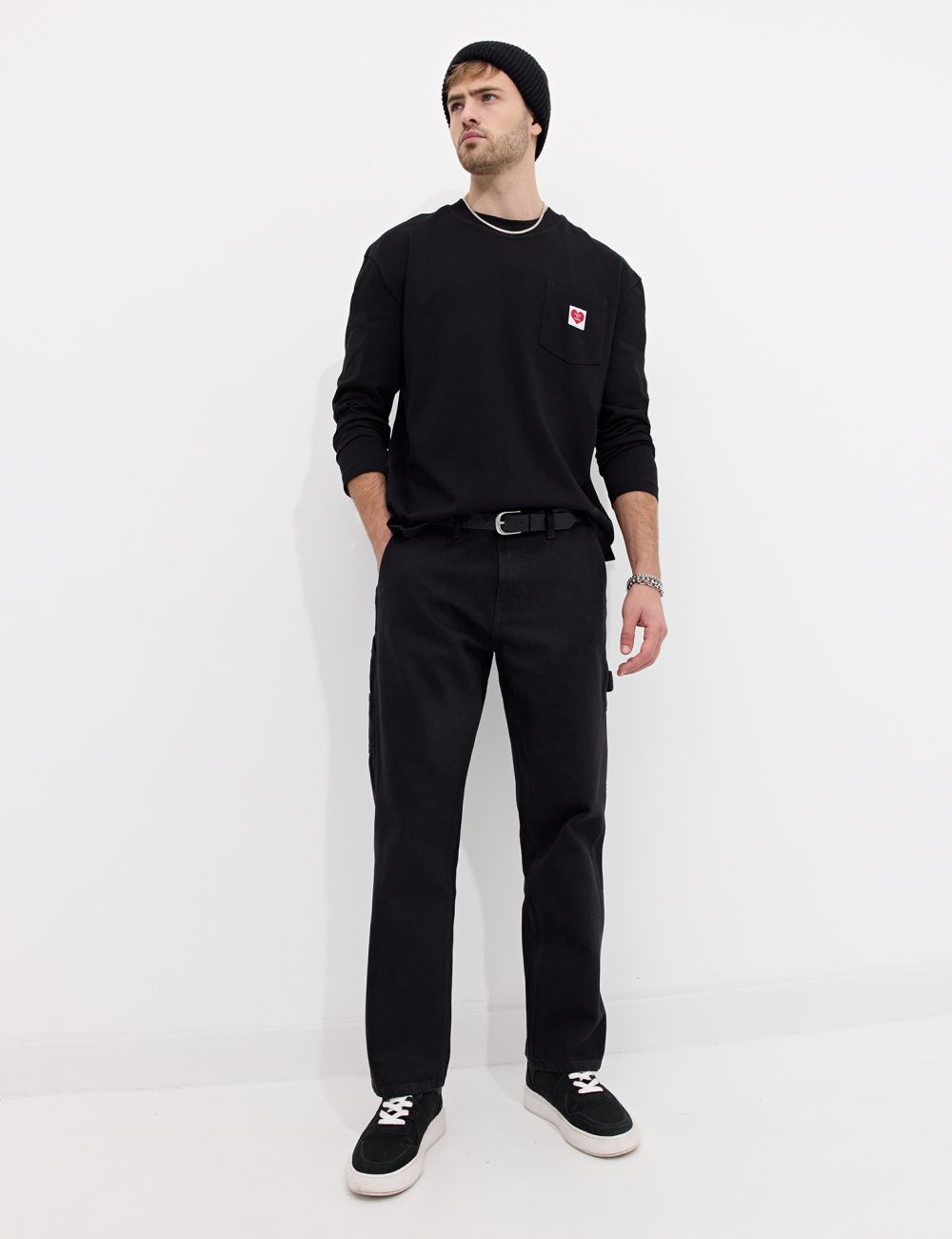 ג׳ינס בגזרת carpenter