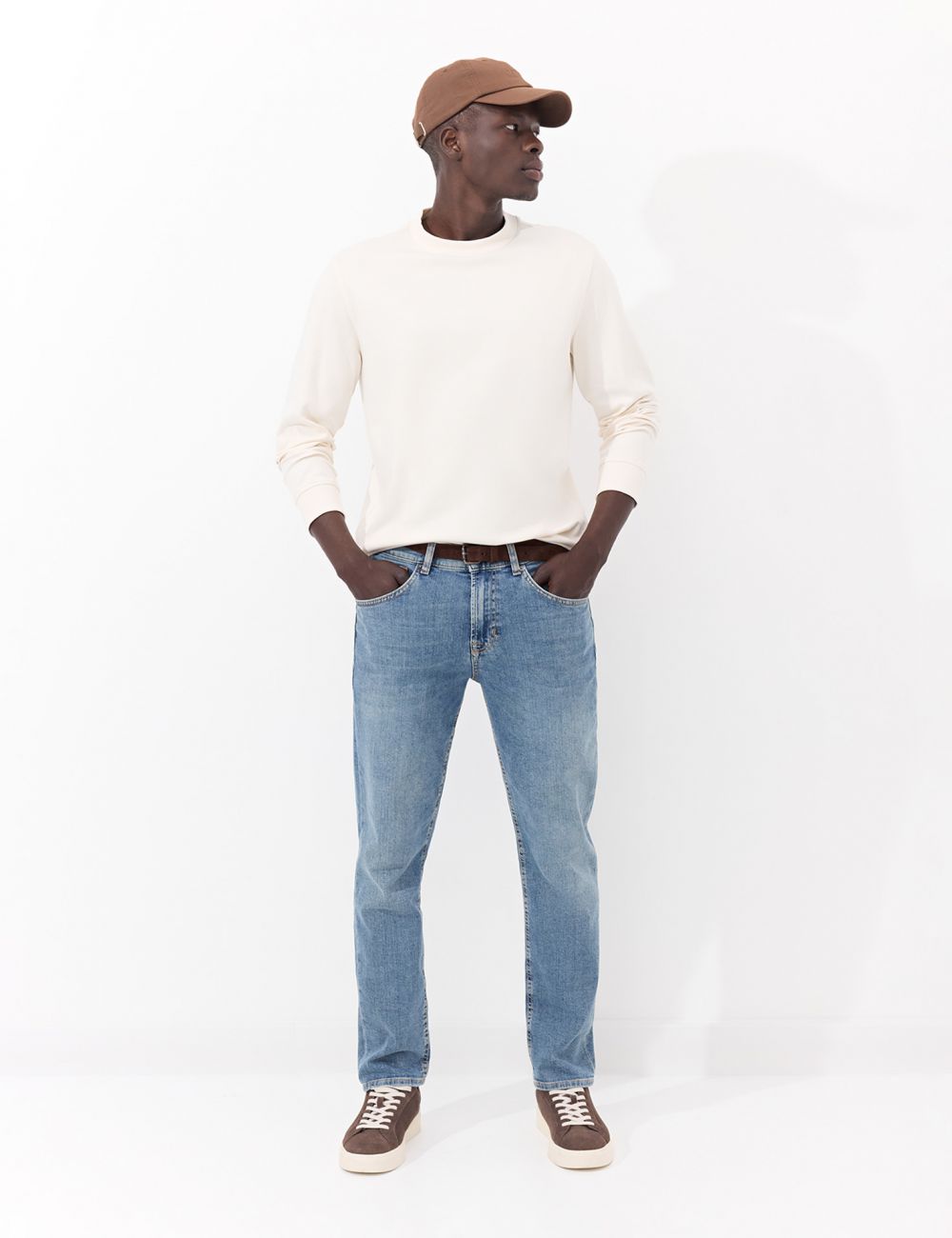 ג׳ינס בגזרת SLIM