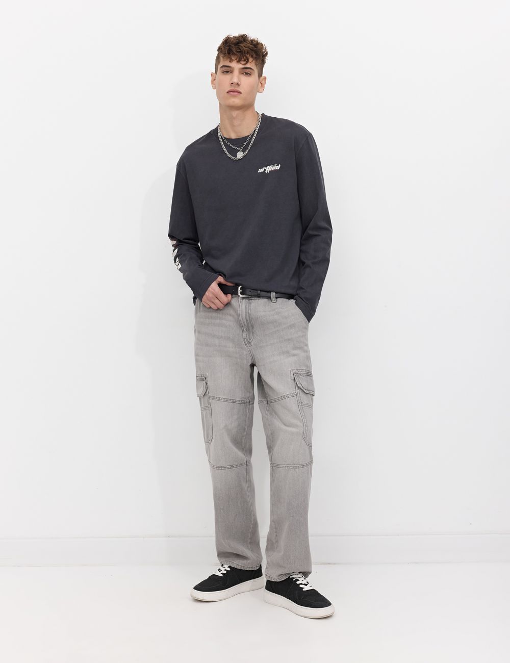 דגמ”ח ג’ינס בגזרה STRAIGHT