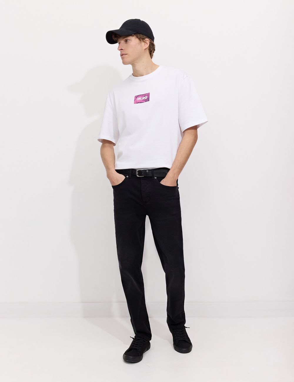 ג’ינס בגזרת SLIM