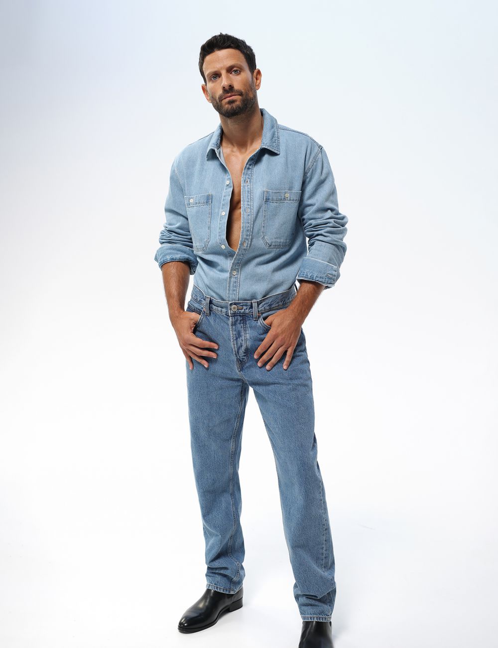 ג’ינס בגזרת SLIM