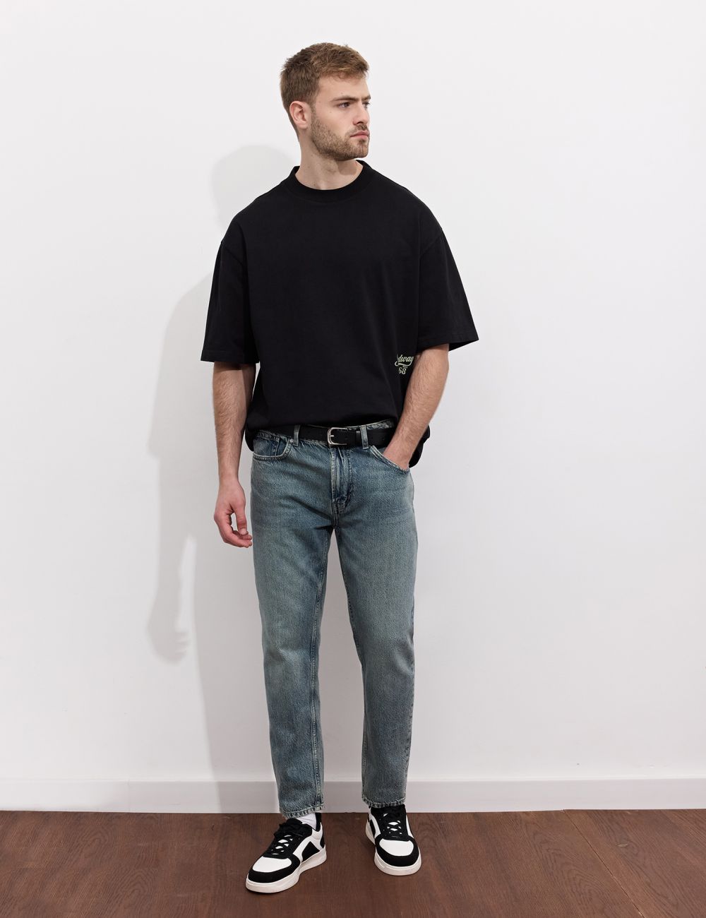 ג’ינס בגזרת קרופ SLIM