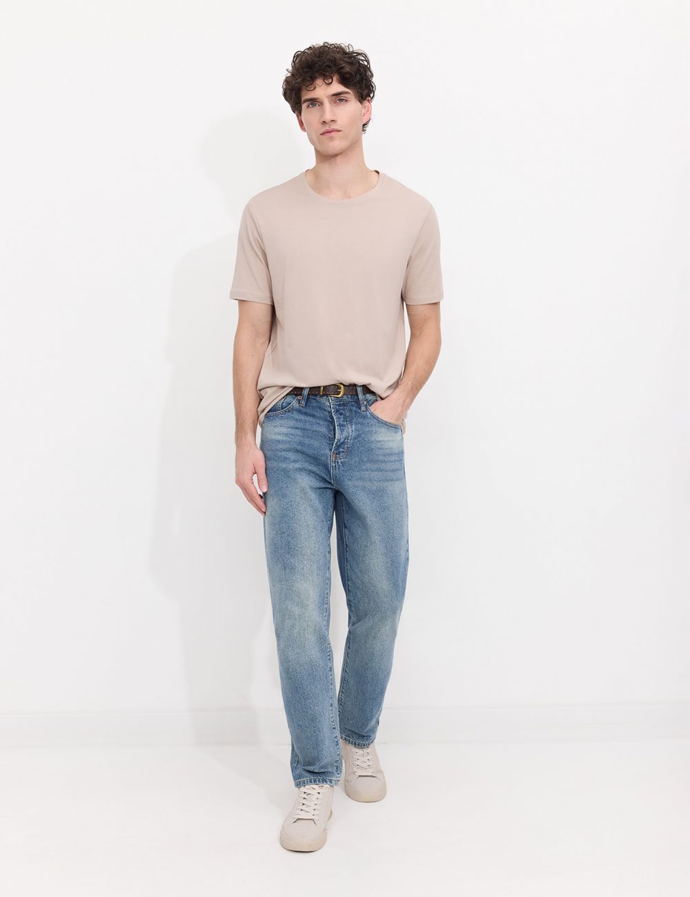 ג׳ינס בגזרה STRAIGHT